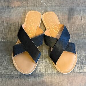 Beach Women's Black Cross-Strap Slide Sandals